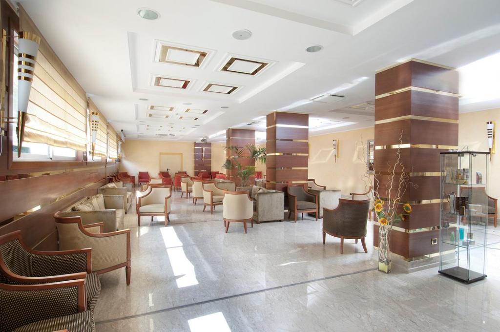 Complesso Termale Vescine Hotell Castelforte Exteriör bild