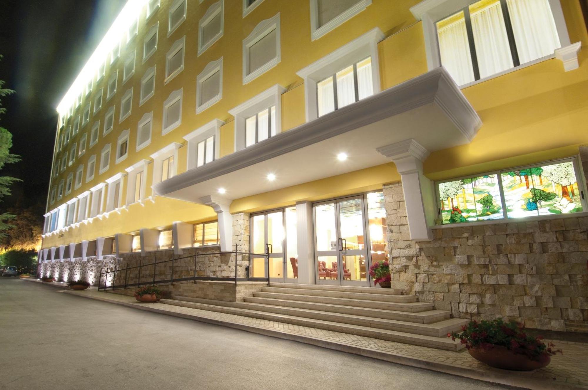 Complesso Termale Vescine Hotell Castelforte Exteriör bild