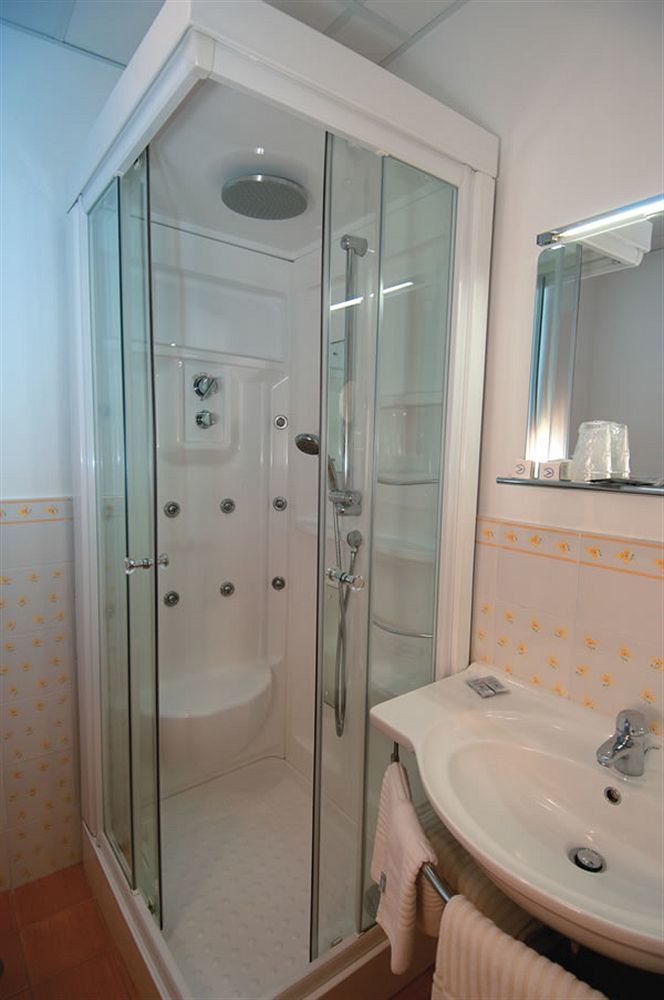 Complesso Termale Vescine Hotell Castelforte Exteriör bild