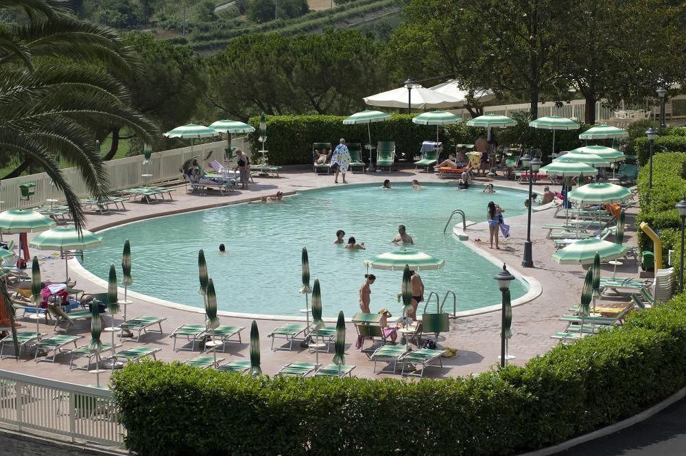 Complesso Termale Vescine Hotell Castelforte Exteriör bild